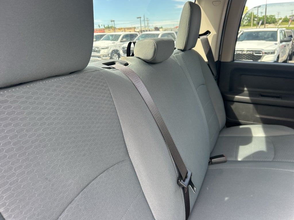 2017 RAM 2500 Tradesman Crew Cab 4x4 8' Box