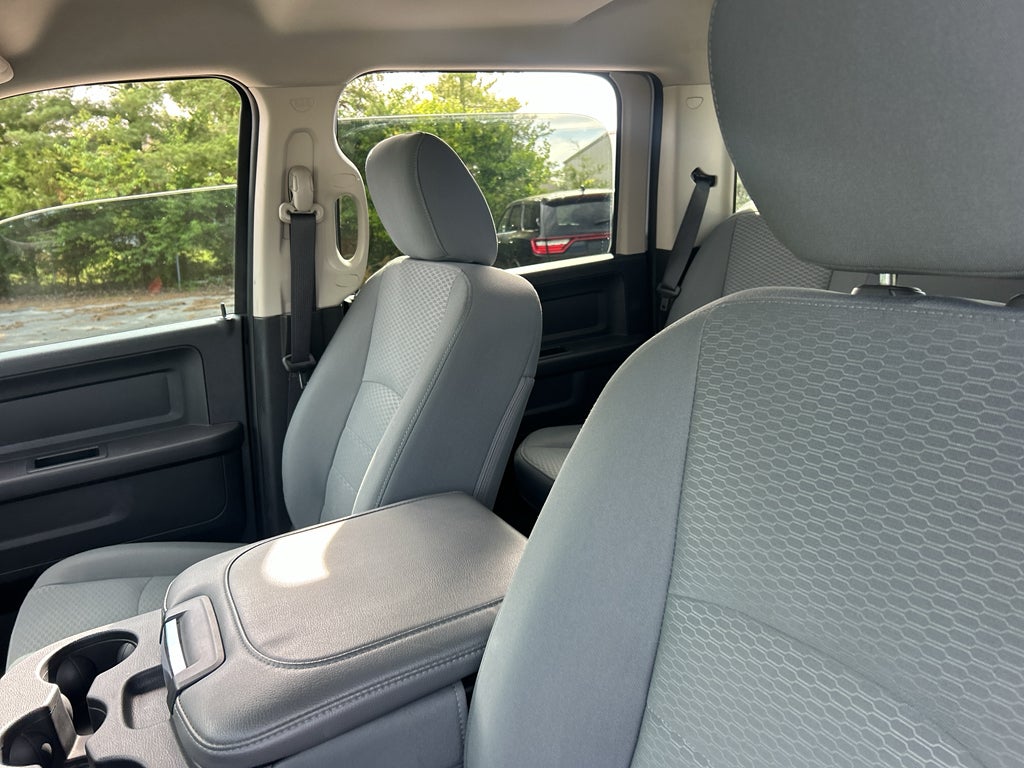 2017 RAM 2500 Tradesman Crew Cab 4x4 8' Box