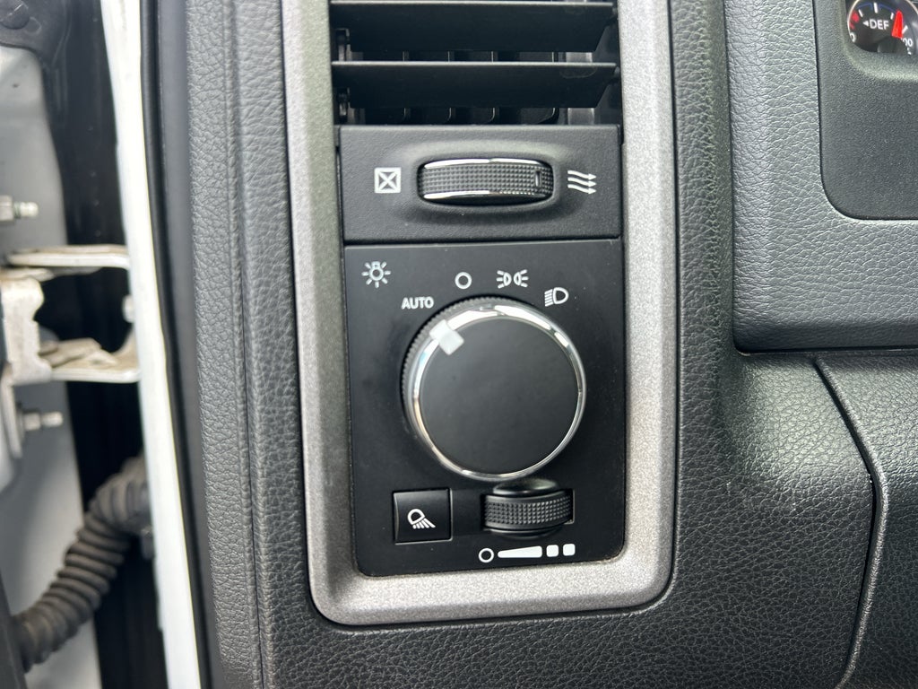 2017 RAM 2500 Tradesman Crew Cab 4x4 8' Box