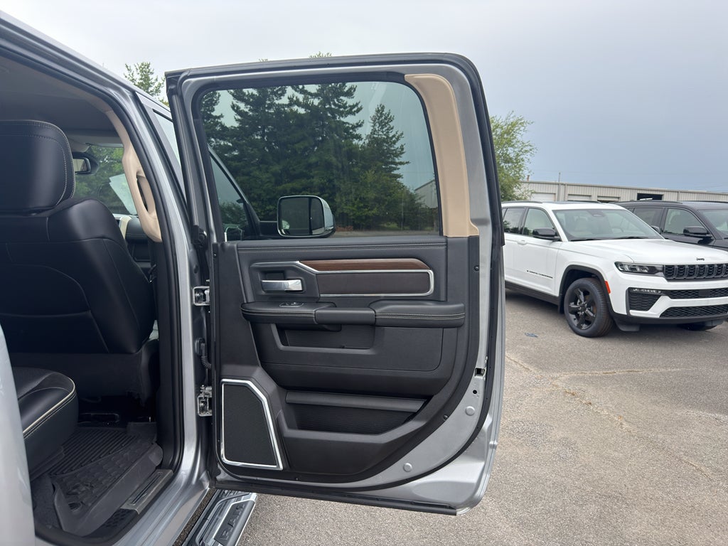 2022 RAM 4500 Chassis Tradesman/SLT/Laramie/Limited