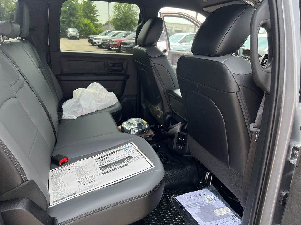 2024 RAM Ram 3500 Chassis Cab RAM 3500 TRADESMAN CREW CAB CHASSIS 4X4 60' CA