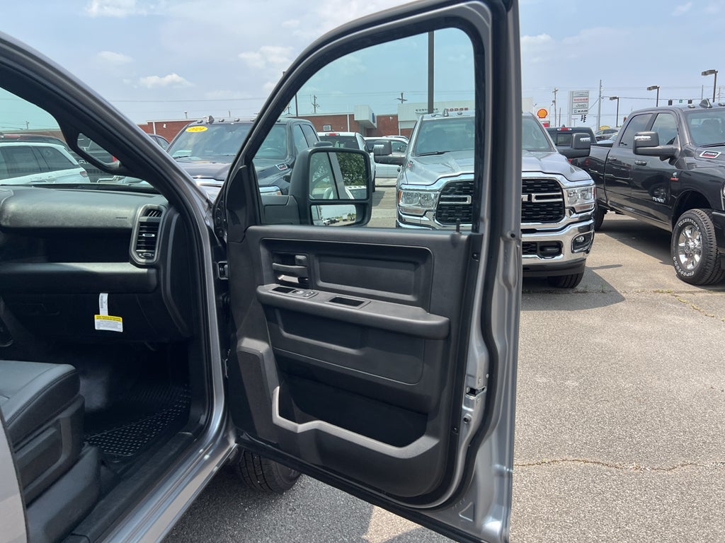 2024 RAM Ram 3500 Chassis Cab RAM 3500 TRADESMAN CREW CAB CHASSIS 4X4 60' CA