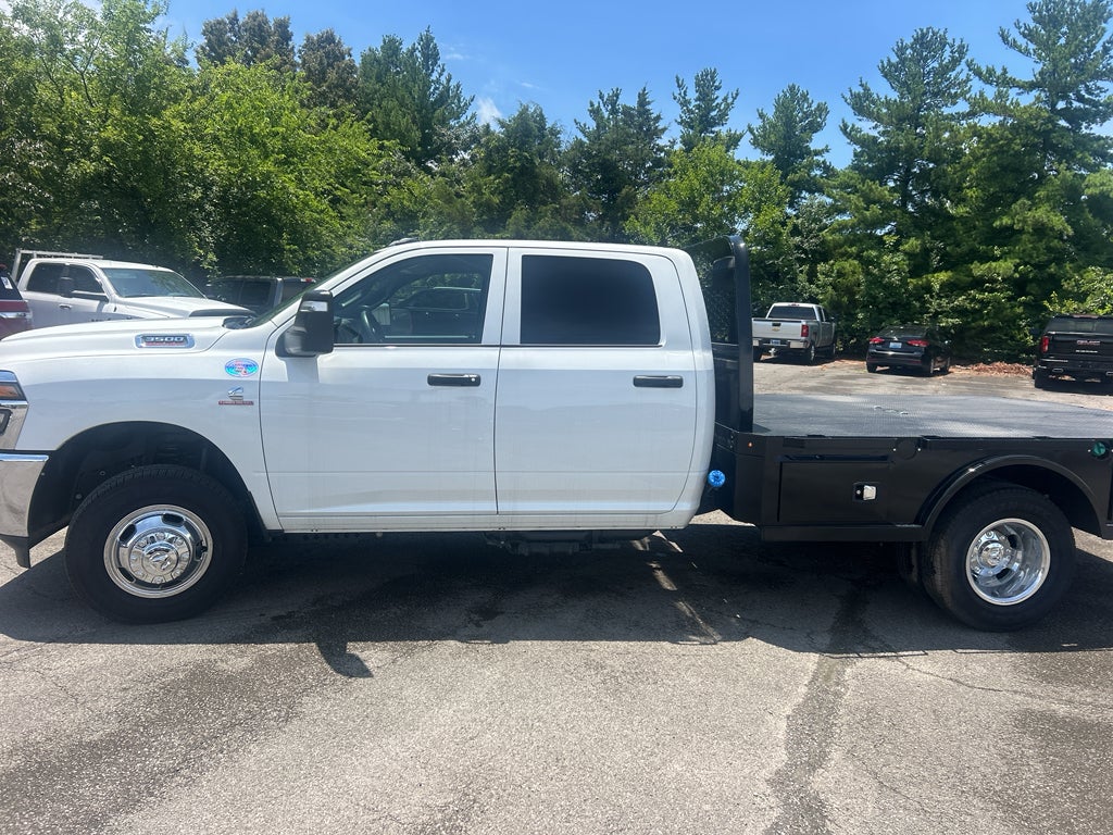2026 RAM Ram 3500 Chassis Cab RAM 3500 TRADESMAN CREW CAB CHASSIS 4X4 60' CA