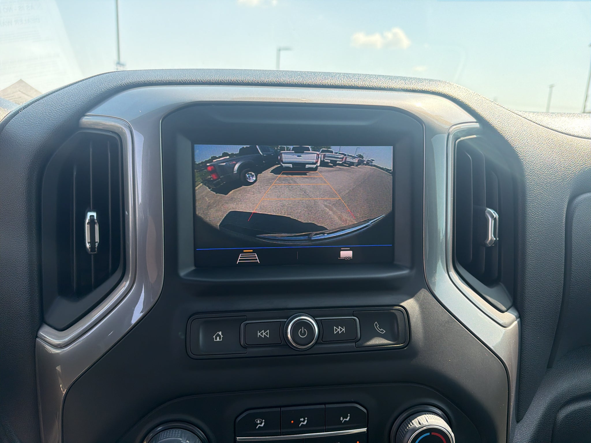 2022 Chevrolet Silverado Custom