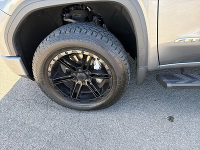 2021 GMC Sierra AT4