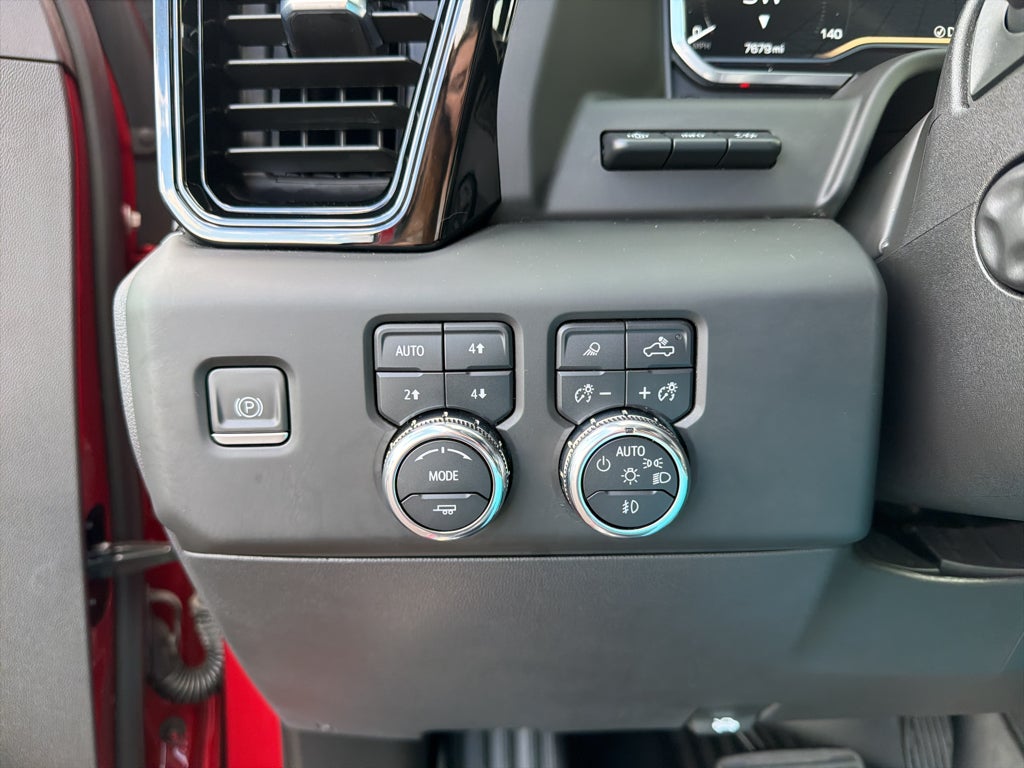 2023 GMC Sierra 1500 4WD Crew Cab Short Box AT4X
