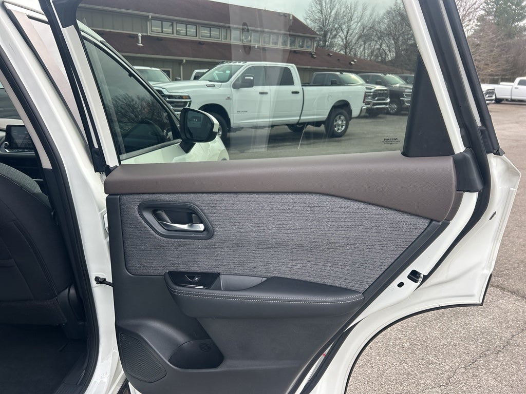 2023 Nissan Rogue SV FWD