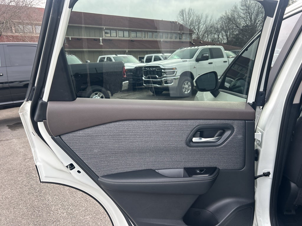 2023 Nissan Rogue SV FWD