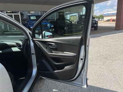 2022 Chevrolet Trax FWD LT