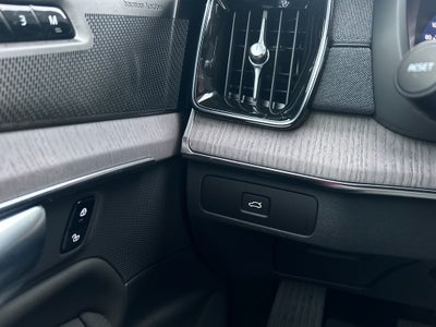 2026 Volvo XC90 Ultra Dark Theme, B6 AWD Gas (mild hybrid), Gasoline, 6 Seats