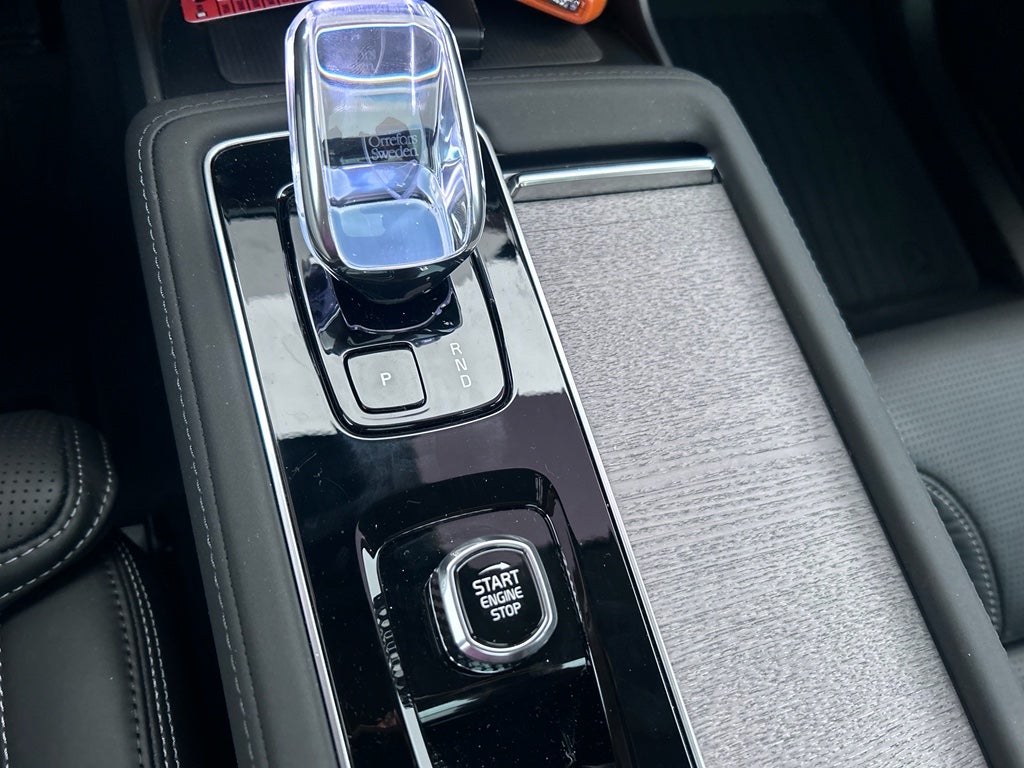 2026 Volvo XC90 Ultra Dark Theme, B6 AWD Gas (mild hybrid), Gasoline, 6 Seats