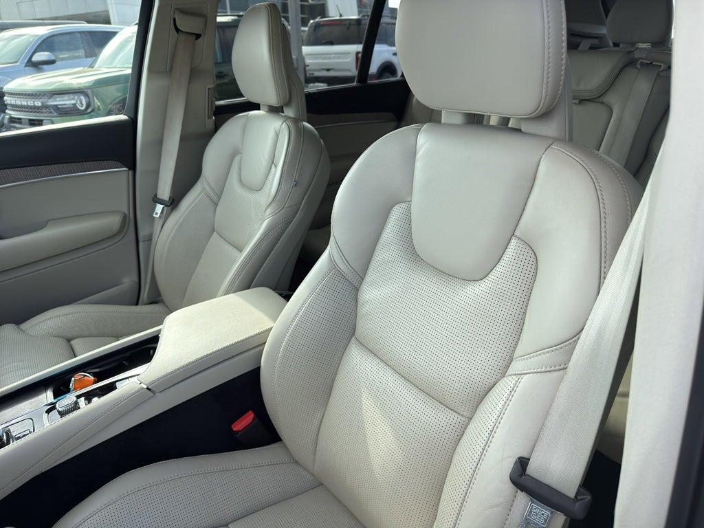 2021 Volvo XC90 Recharge Plug-In Hybrid T8 Inscription 7 Passenger