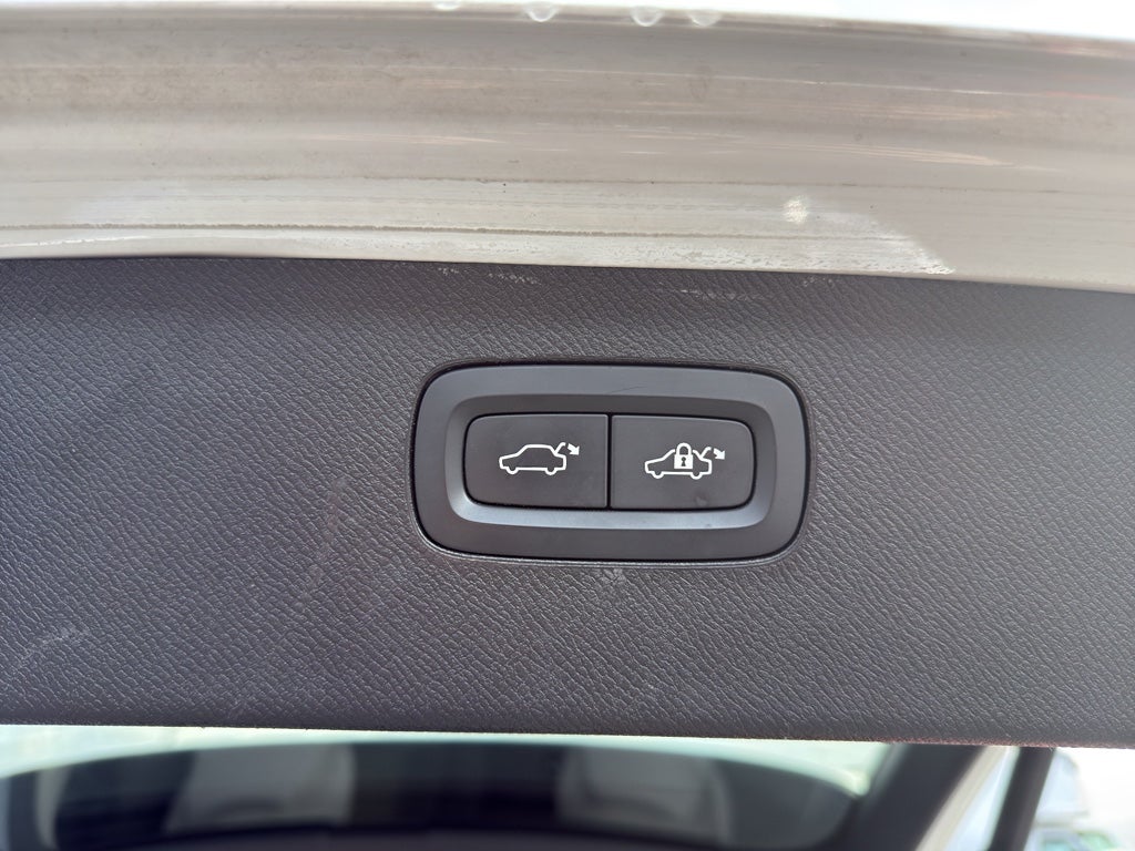 2021 Volvo XC90 Recharge Plug-In Hybrid T8 Inscription 7 Passenger