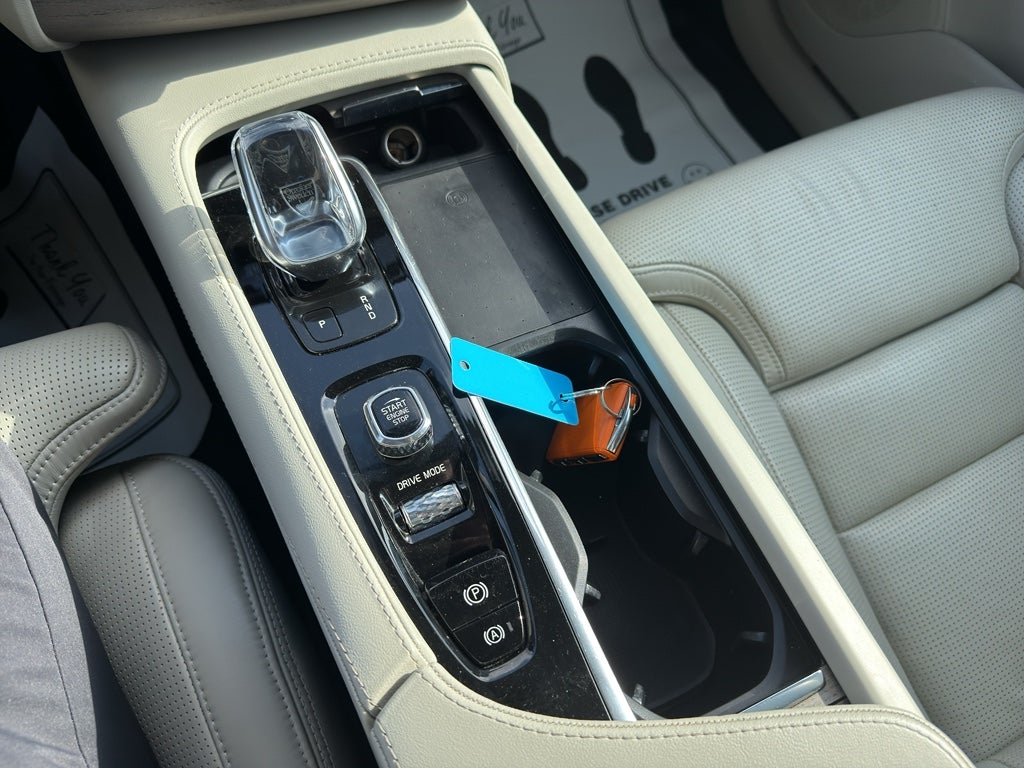 2021 Volvo XC90 Recharge Plug-In Hybrid T8 Inscription 7 Passenger