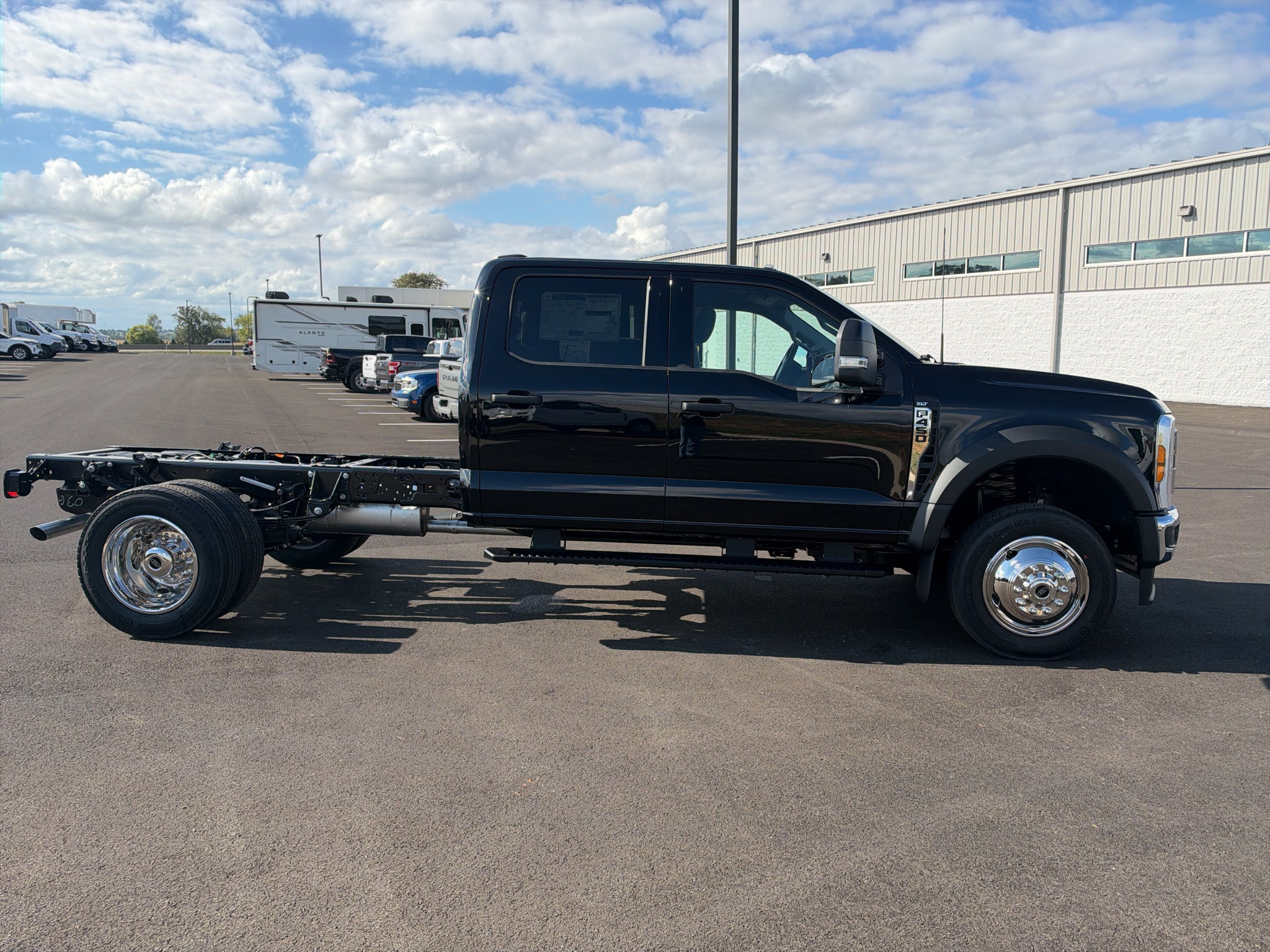 2027 Ford F-450 XLT