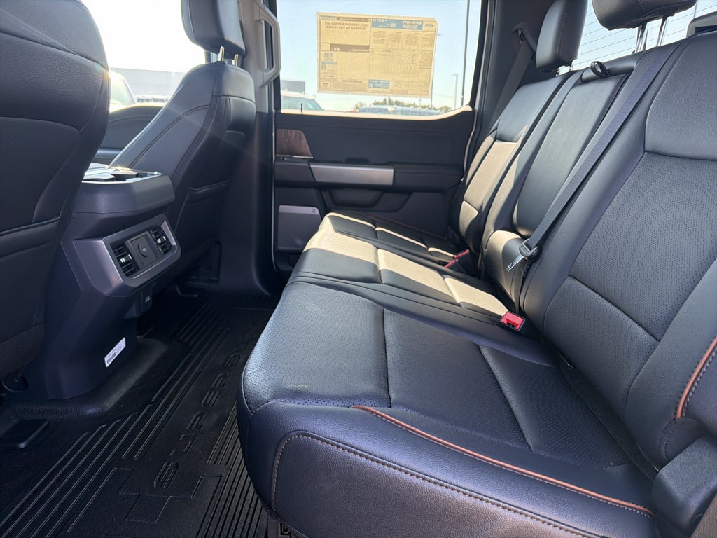 2027 Ford F-450 F-450® LARIAT®