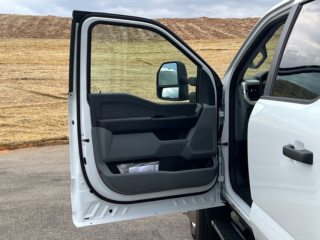 2026 Ford F-550 F-550® XL