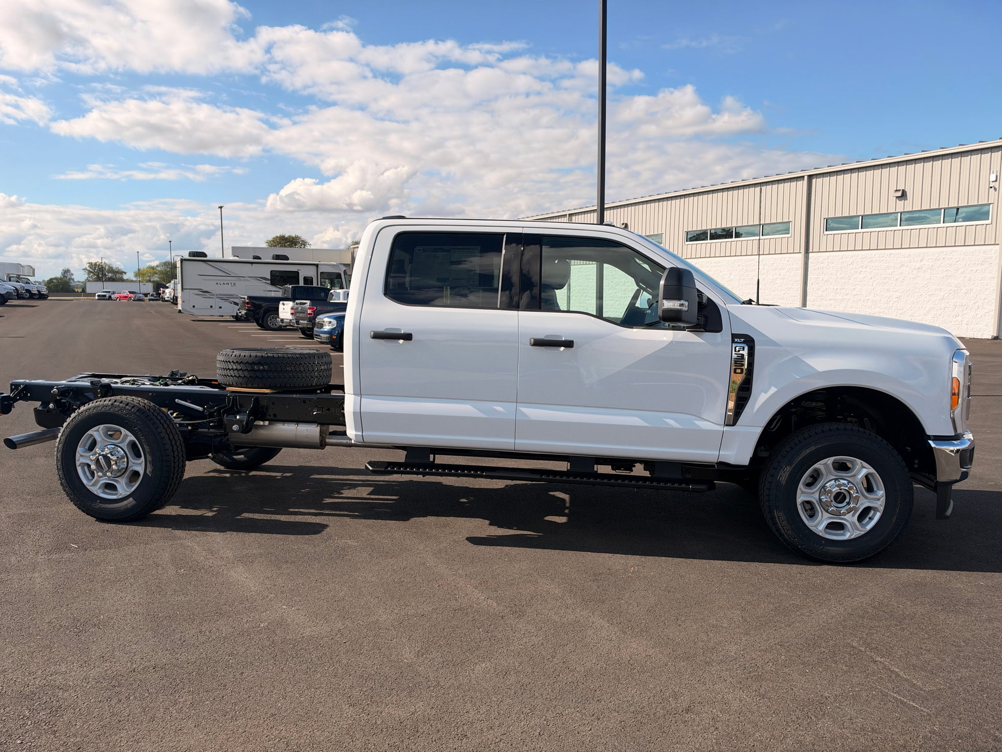 2027 Ford F-350 XLT