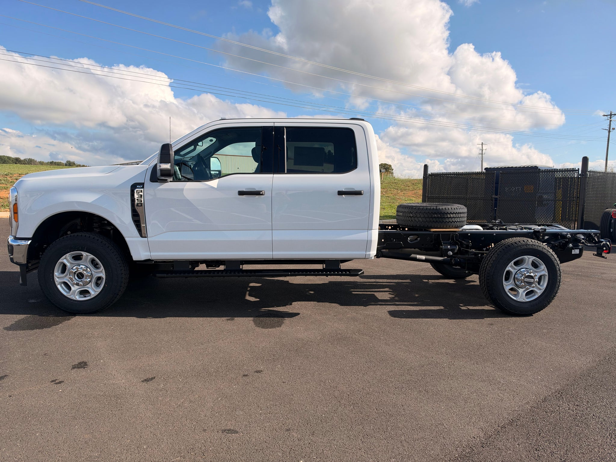 2027 Ford F-350 XLT