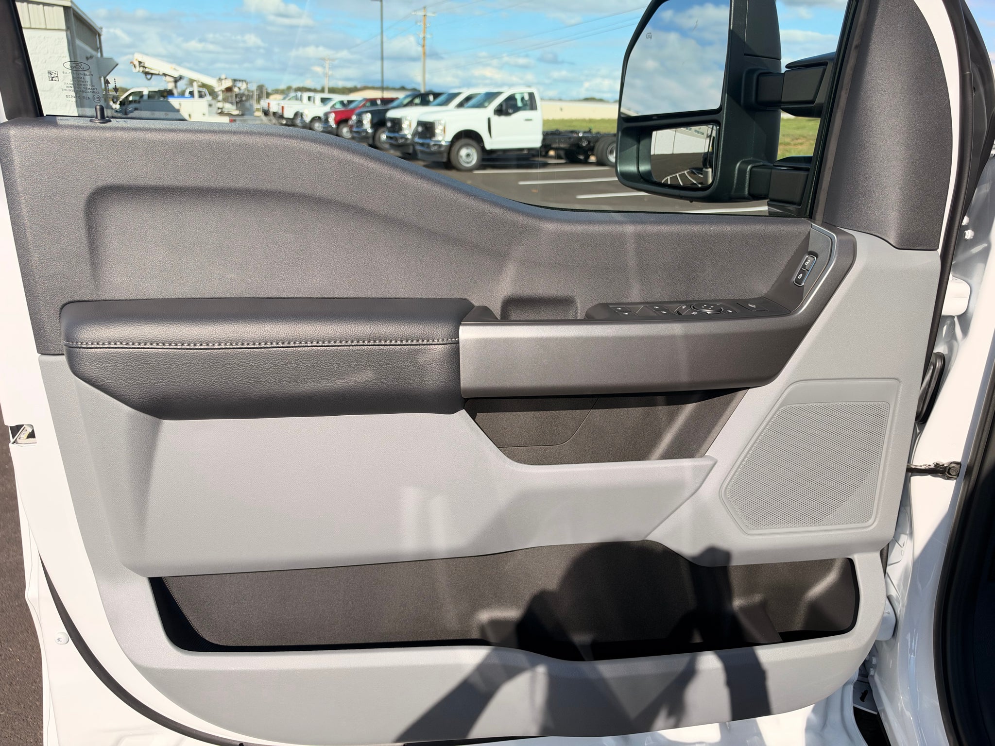 2027 Ford F-350 XLT