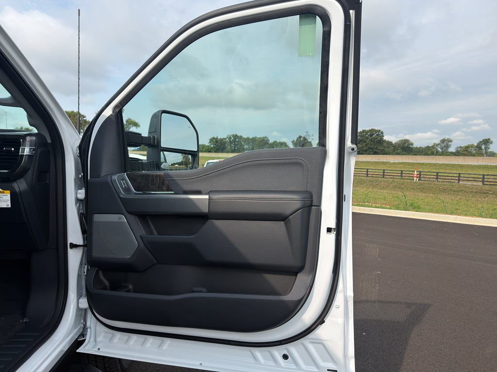 2026 Ford F-350 F-350® LARIAT®