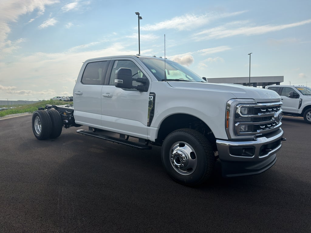 2026 Ford F-350 F-350® LARIAT®