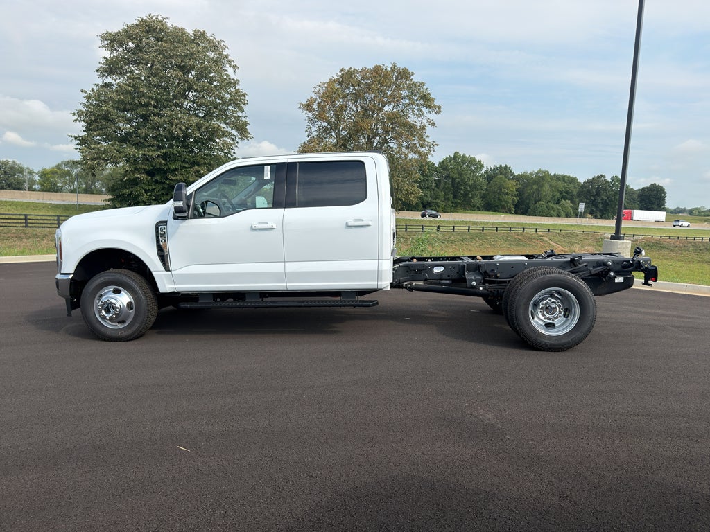 2026 Ford F-350 F-350® LARIAT®