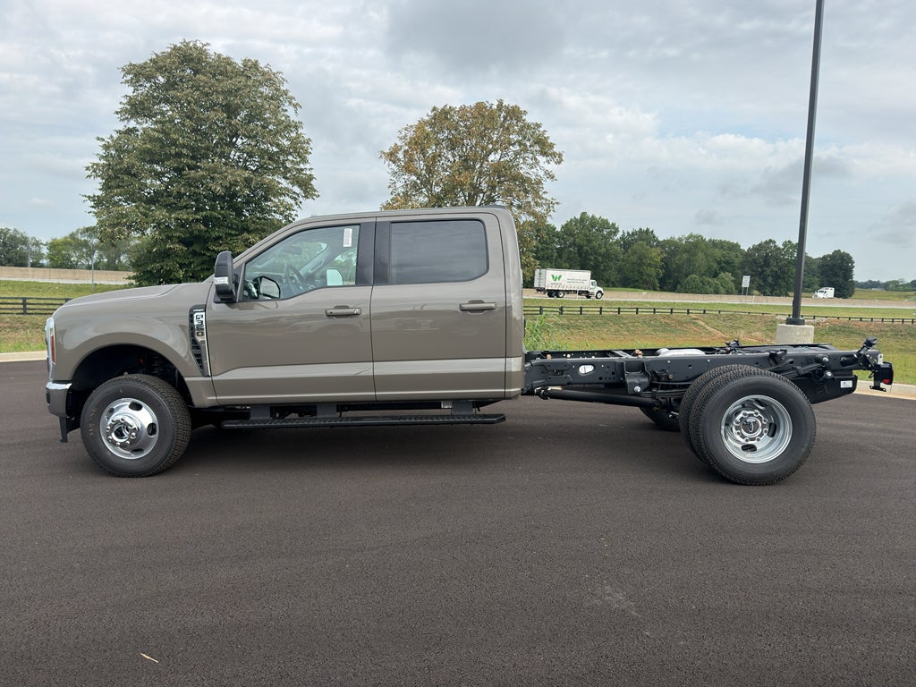 2026 Ford F-350 F-350® LARIAT®