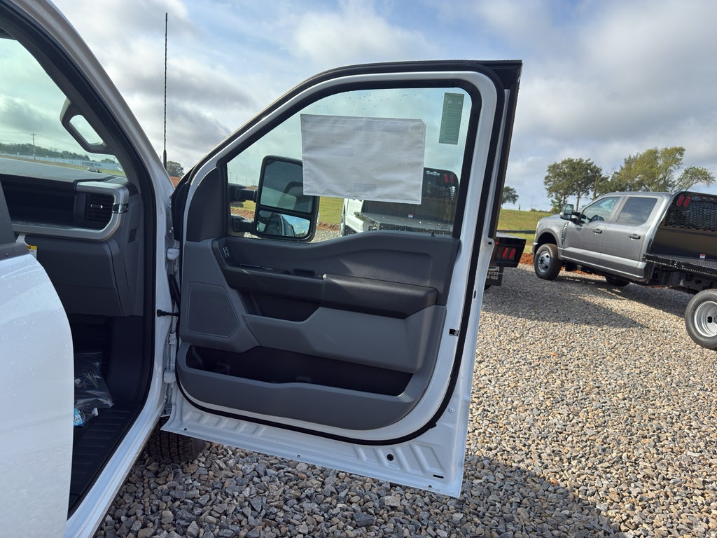 2025 Ford F-350 F-350® XL