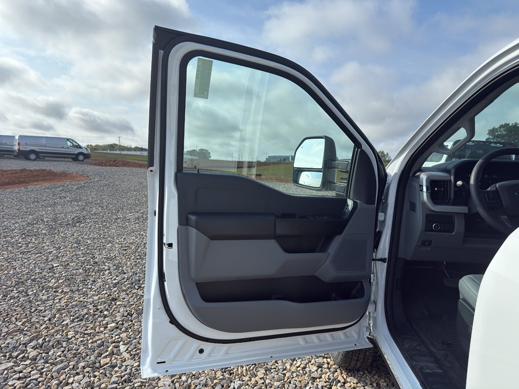 2025 Ford F-350 F-350® XL