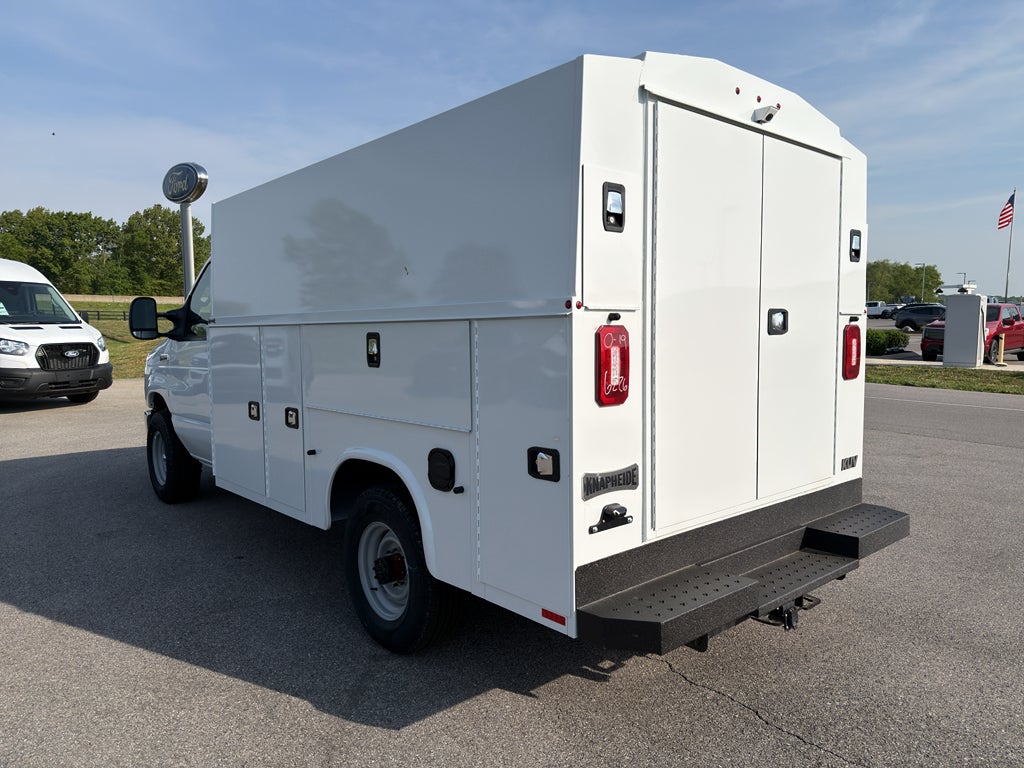 2026 Ford Econoline E-350 SRW