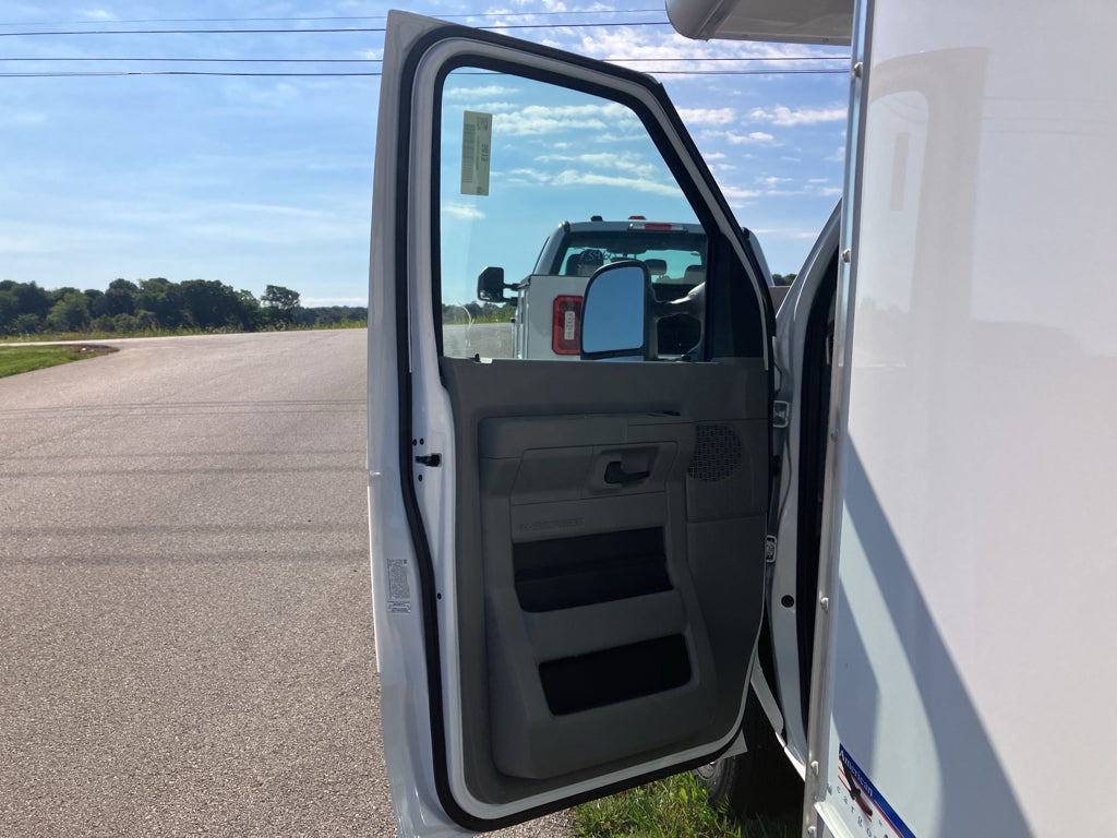 2026 Ford E-450 Super Duty E-450 DRW