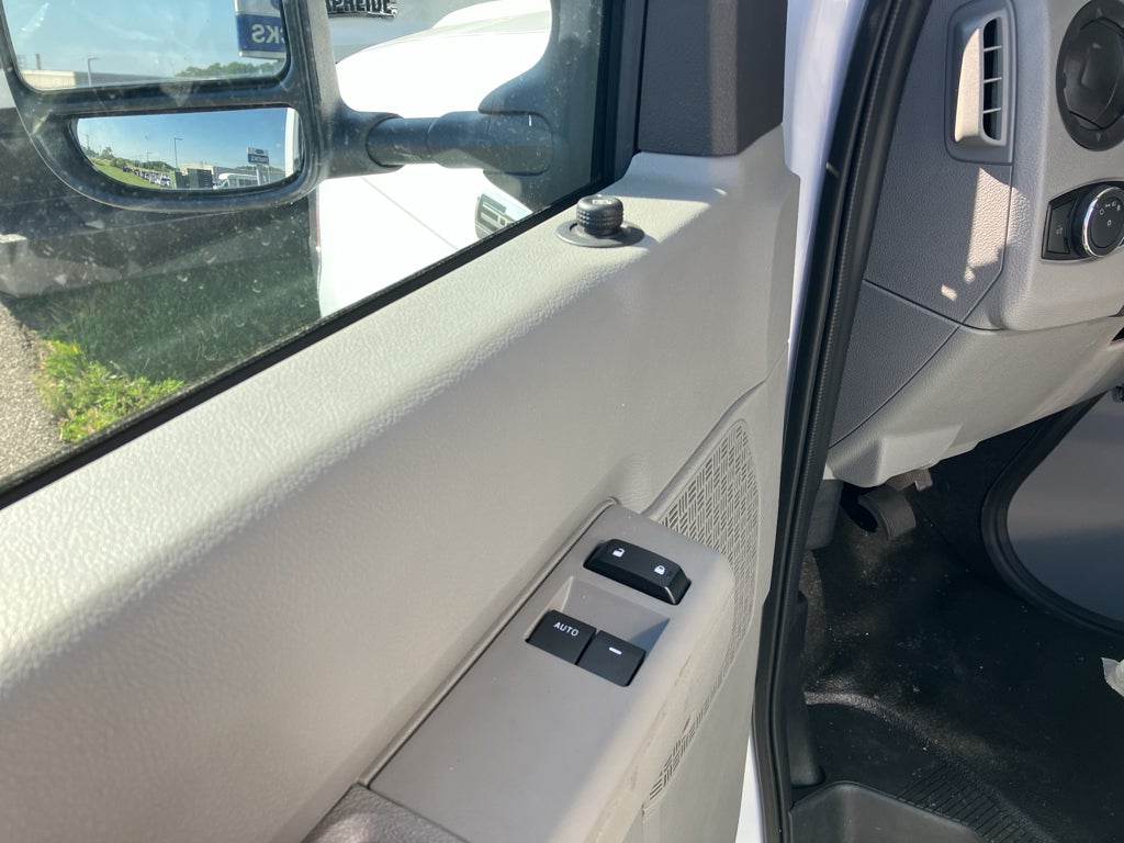 2026 Ford E-450 Super Duty E-450 DRW
