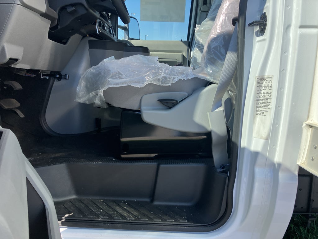 2026 Ford E-450 Super Duty E-450 DRW