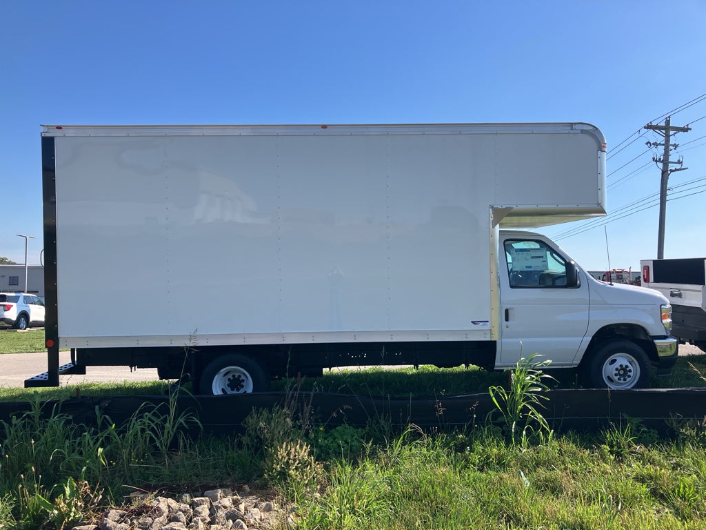 2026 Ford E-450 Super Duty E-450 DRW