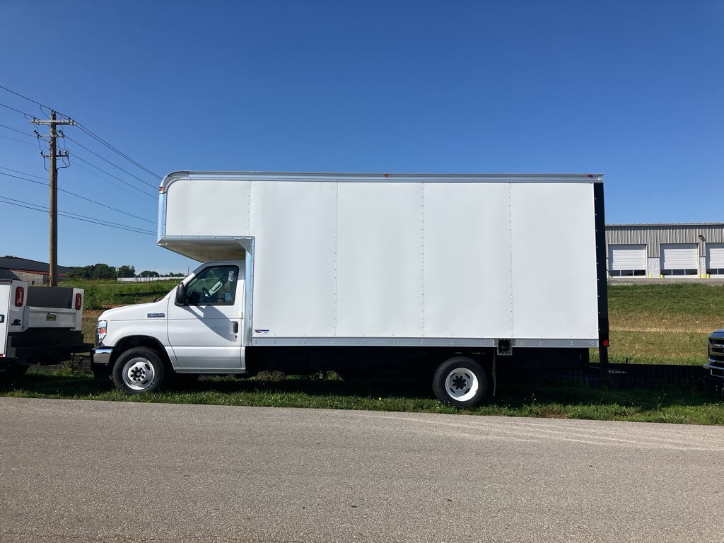 2026 Ford E-450 Super Duty E-450 DRW