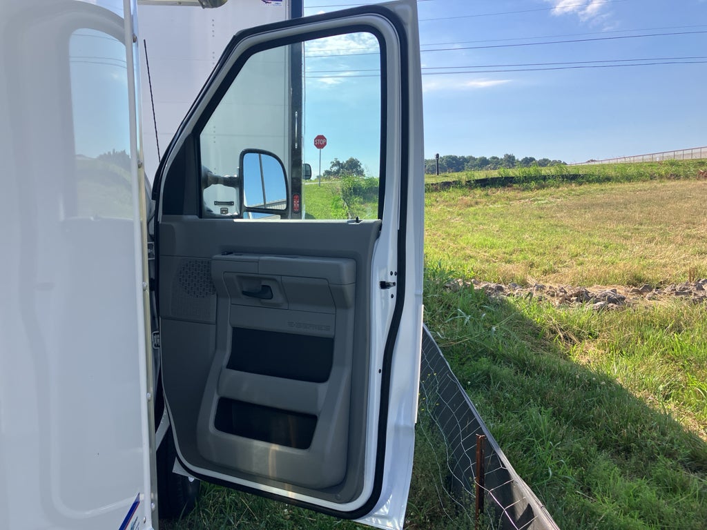 2026 Ford E-450 Super Duty E-450 DRW