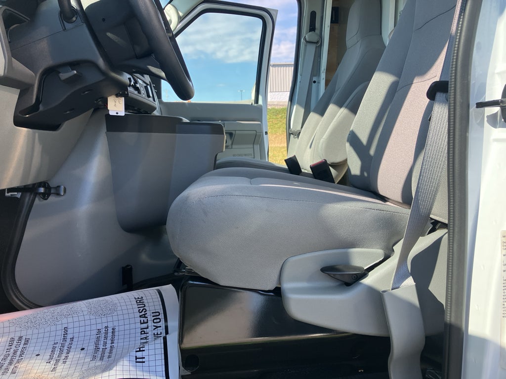2026 Ford E-450 Super Duty E-450 DRW