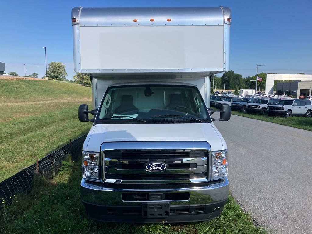 2026 Ford E-450 Super Duty E-450 DRW