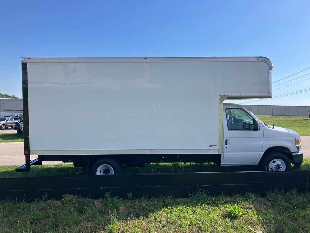 2026 Ford E-450 Super Duty E-450 DRW