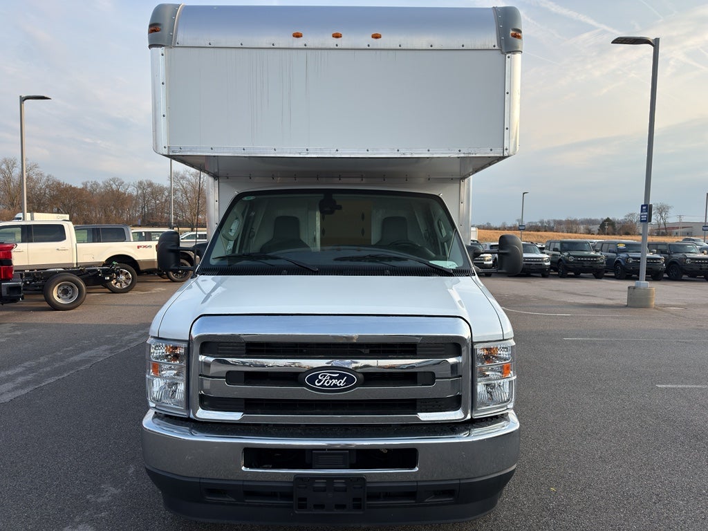 2026 Ford E-450 Super Duty E-450 DRW