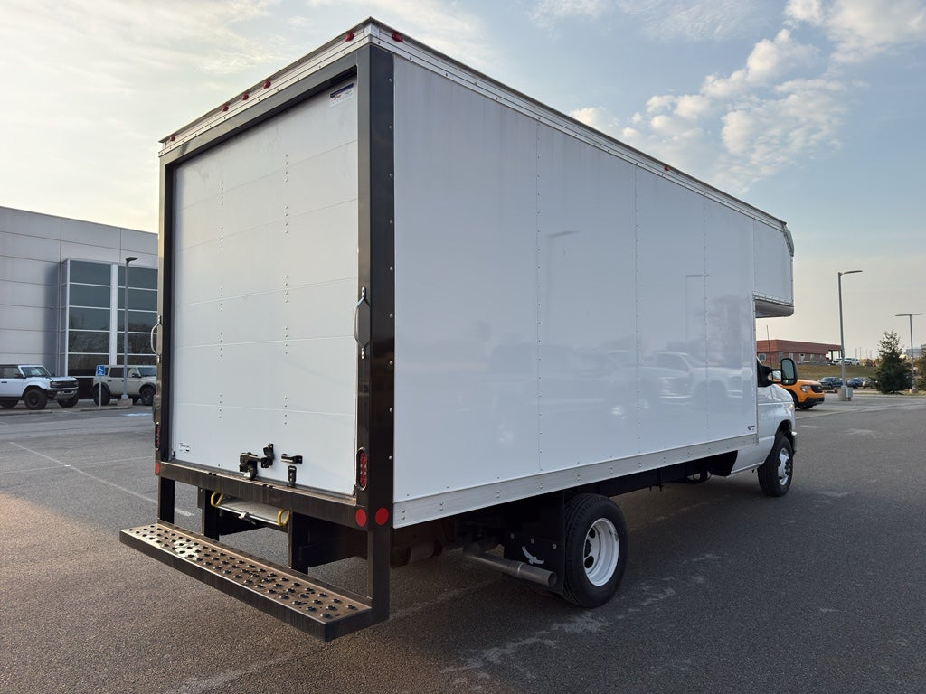 2026 Ford E-450 Super Duty E-450 DRW