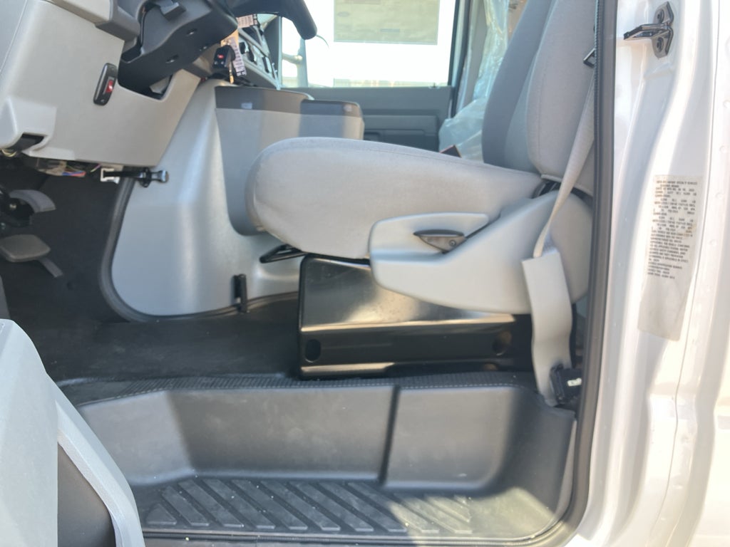2026 Ford E-450 Super Duty E-450 DRW