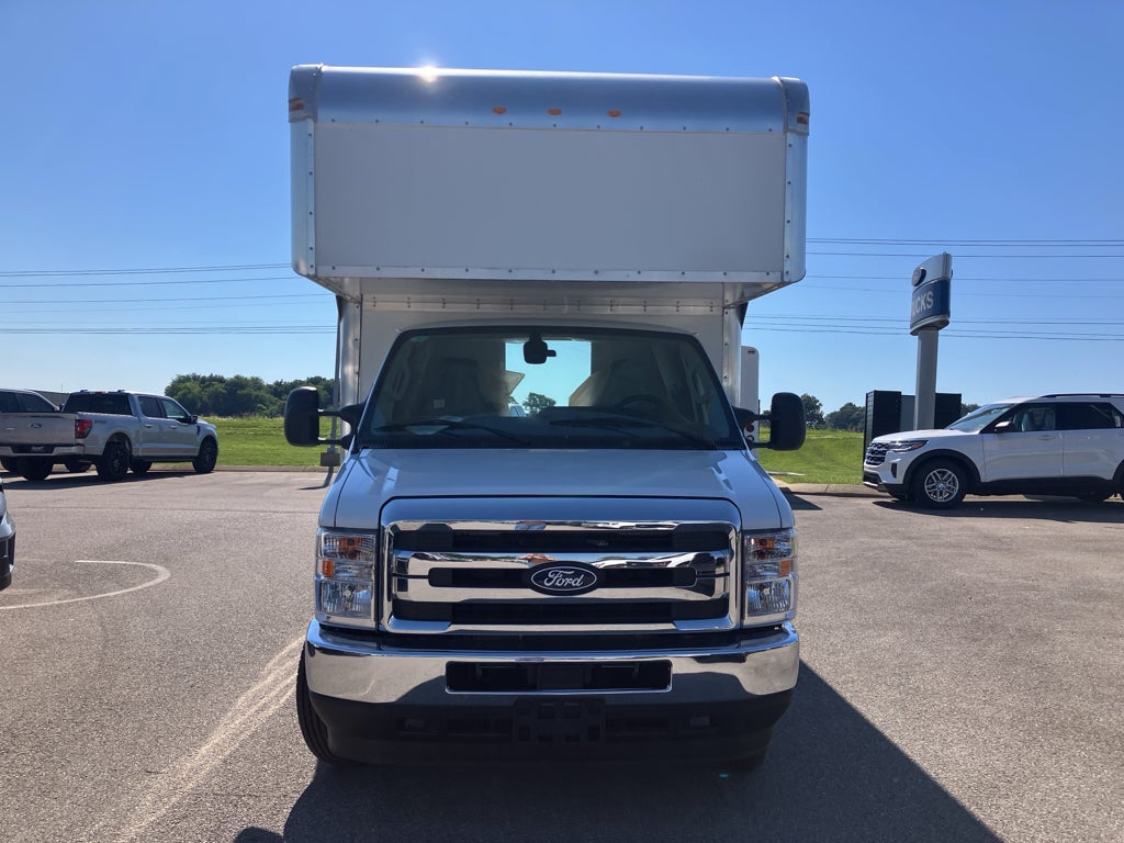 2026 Ford E-450 Super Duty E-450 DRW