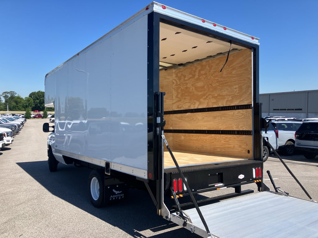 2026 Ford E-450 Super Duty E-450 DRW