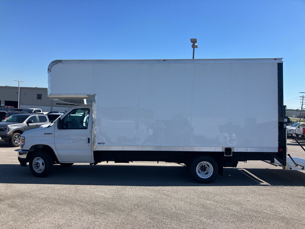 2026 Ford E-450 Super Duty E-450 DRW