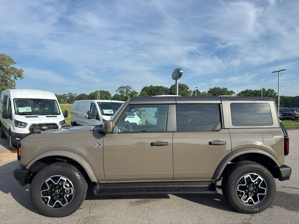 2026 Ford Bronco Outer Banks®