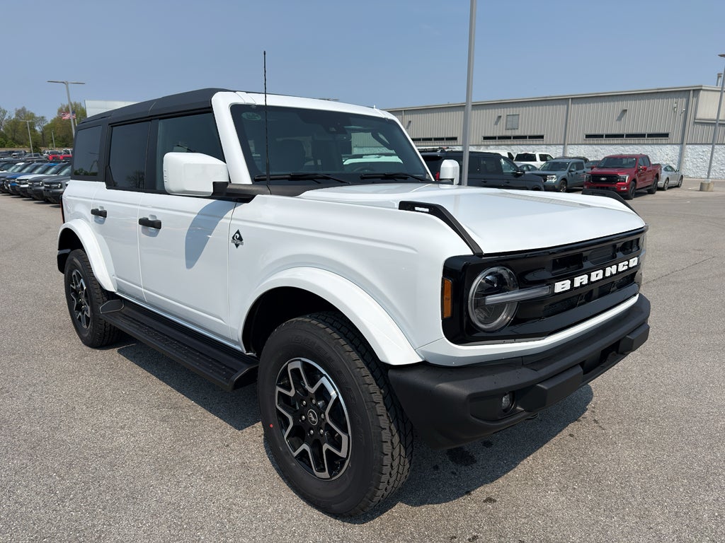 2026 Ford Bronco Outer Banks®