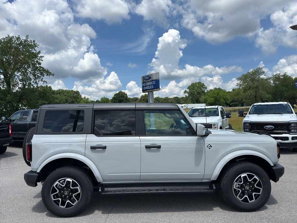 2026 Ford Bronco Outer Banks®