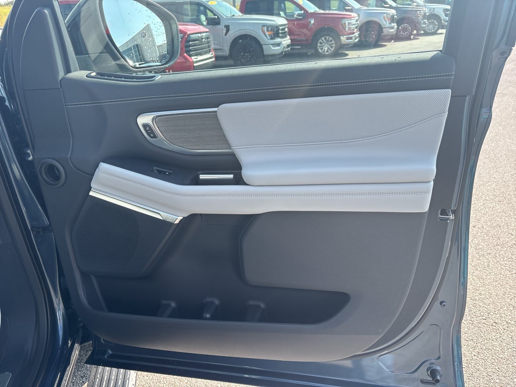 2027 Ford Expedition Platinum